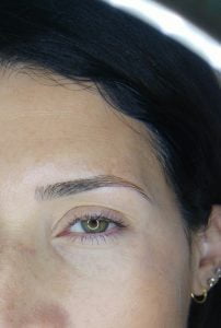 עיצוב גבות קטיה גיגי קוסמטיקאית תל אביב